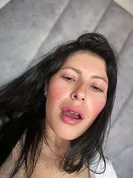 Watch GiuliaBianchi live on EroticFlix - High definition streams
