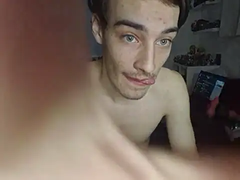 Smelly-Ewan-stinks live cam on StripChat