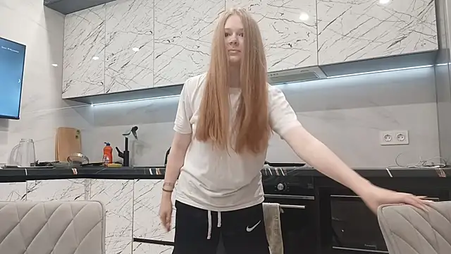 KarinaBestie webcam