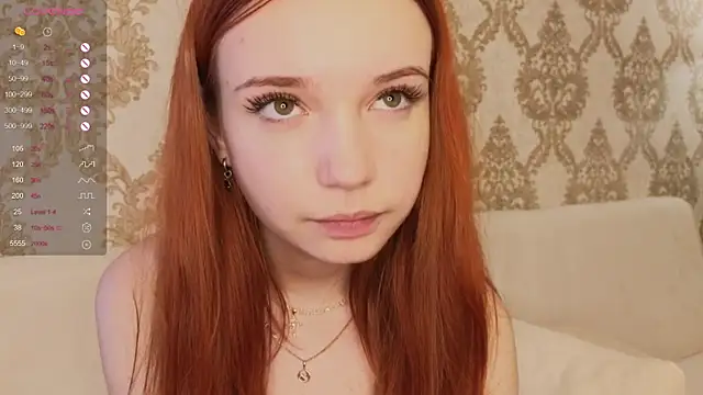 foxy_bloomm (F teen) - cameltoe close to cam