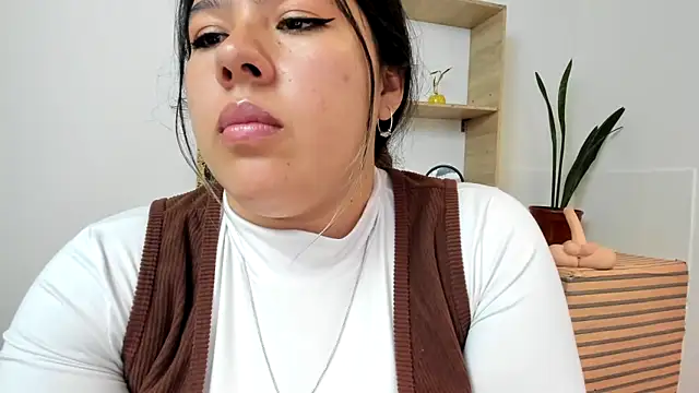 LinaBrowm webcam