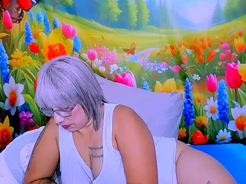indianroxy webcam