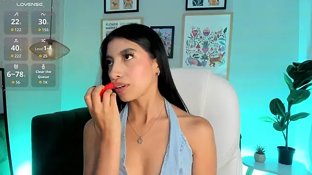 Tiffany_Low webcam