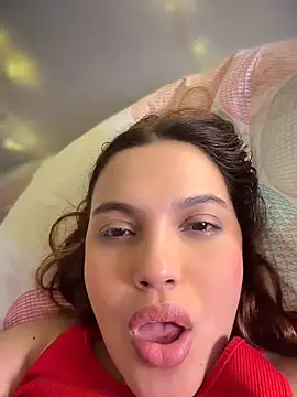 colibri_xxx (F young) - TITS OUT IN SECRET