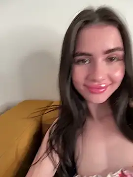 Watch SofiaLaLight live on EroticFlix - High definition streams