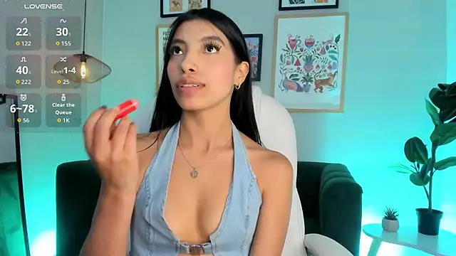 Tiffany_Low webcam