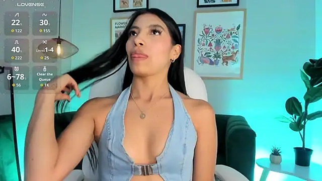 Tiffany_Low webcam