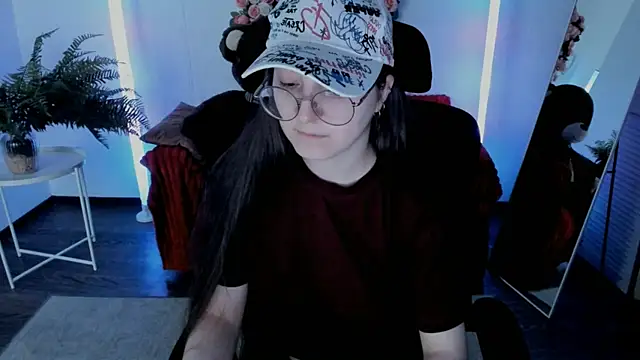 VirtuallVoyant live cam on StripChat