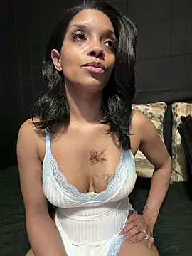 Rakiyahcharms webcam