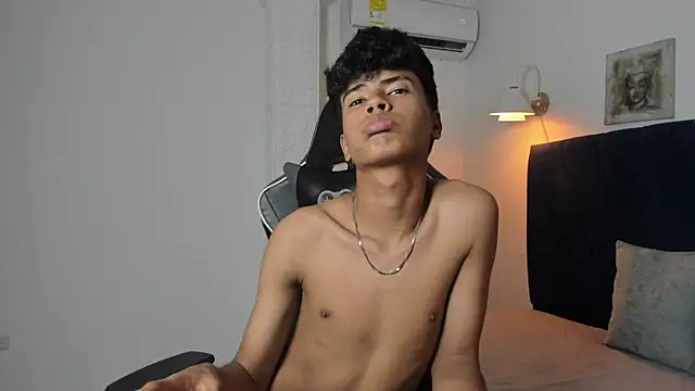 jacob_cum23 - Jacob_cum23's free webcam - UK Sex Cams