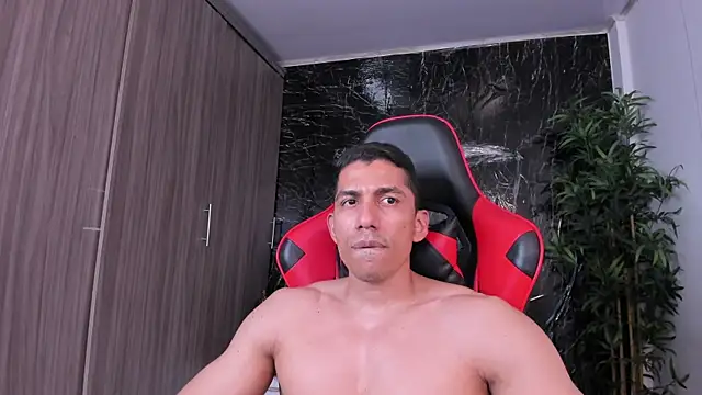 Erik_castle webcam