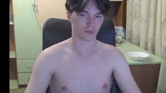 arthur___king (M twink) - take off t-shirt