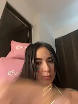 Watch jailyncam_ live on EroticFlix - High definition streams