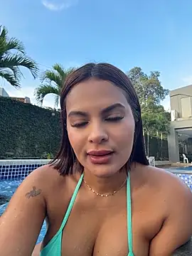 Irina_Velvett live cam on StripChat