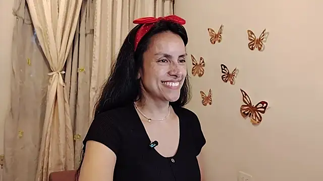 Bella_Exhibition live cam on StripChat