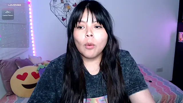EllieMoonX webcam