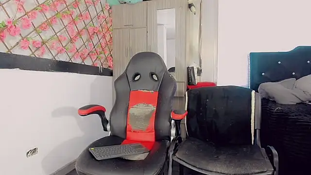 Thiara_veky_ webcam
