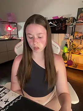 Watch sweetest_pie live on EroticFlix - High definition streams