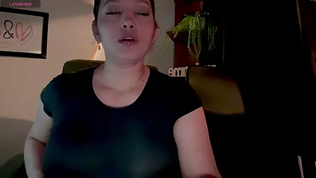MarcellaGriffin webcam