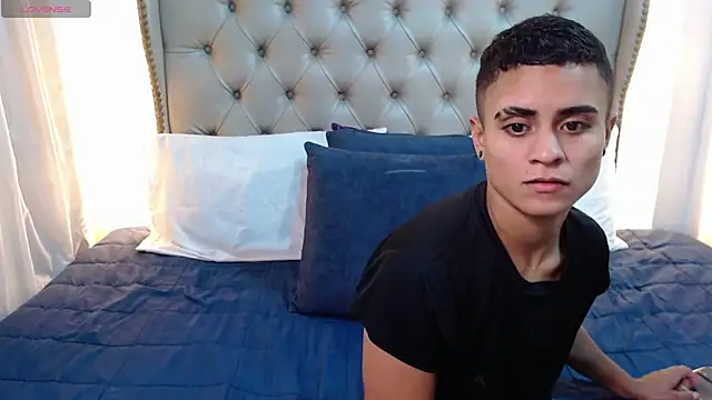 Liiamthompson webcam