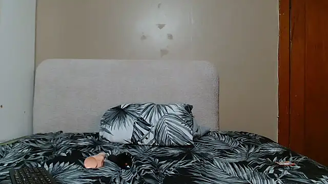 BUSTYQUEEN56_ webcam
