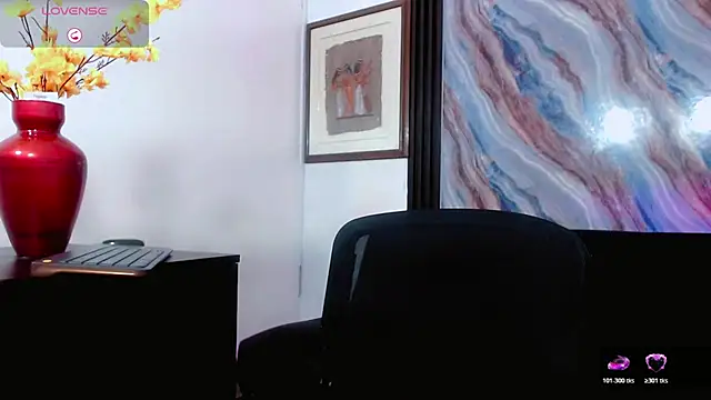katha_Crawford webcam
