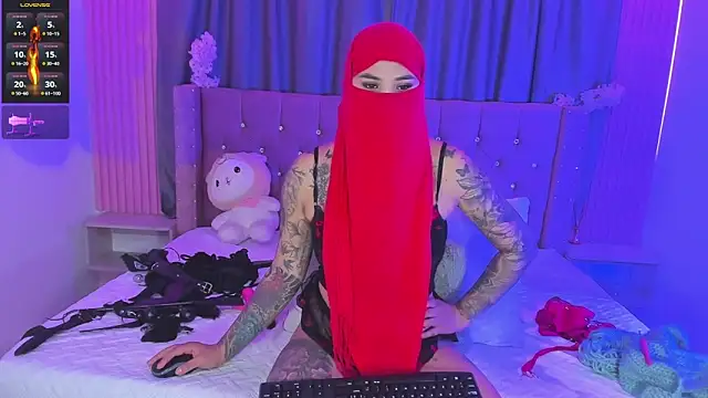 Nayla-Mouna live cam on StripChat