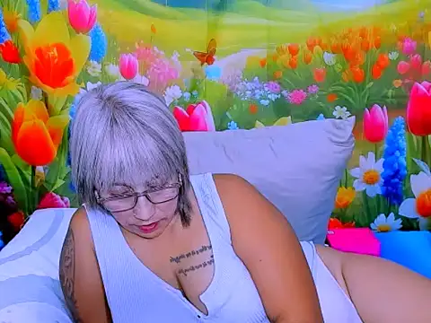 indianroxy webcam