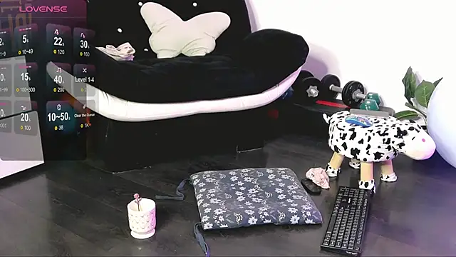 SarahRaynex live cam on StripChat