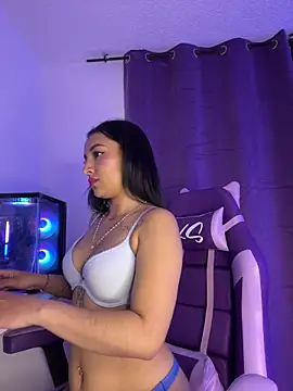 Megaan_11 webcam
