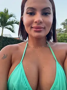 irina_velvett (Ask my age) - Wet T-shirt in the pool💦😈