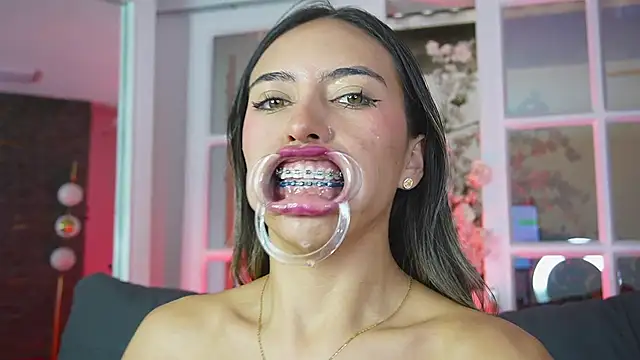 Watch foxy_zoe live on EroticFlix - High definition streams