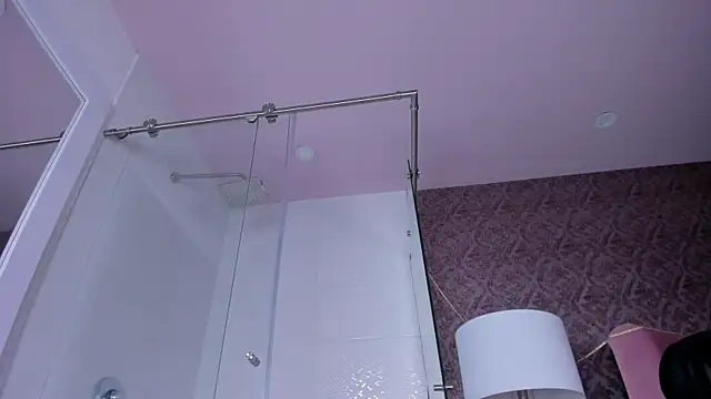 Watch amber_sparkle live on EroticFlix - High definition streams