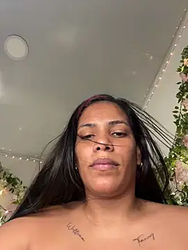Watch ArielleMillerr- live on EroticFlix - High definition streams