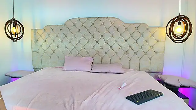 ZenyaVirelli webcam