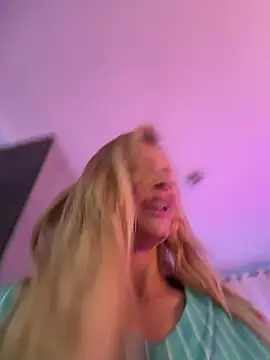 Watch AnastasiaAniess live on EroticFlix - High definition streams