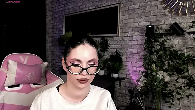 Velvet__Kiss webcam