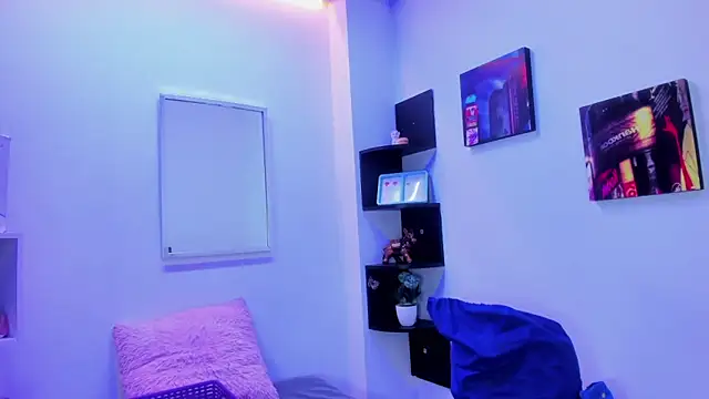 Sarah_Hornny webcam