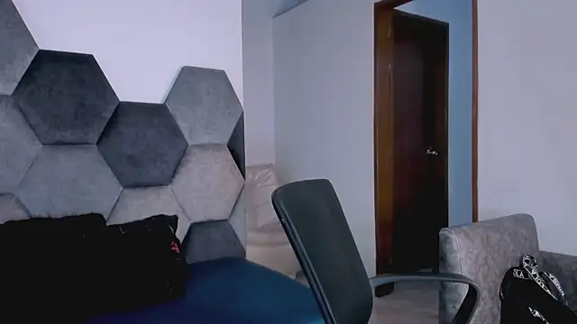 MikaelaStone webcam