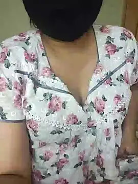 Sravvi499 webcam