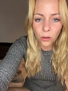 Watch emily-becker22 live on EroticFlix - High definition streams