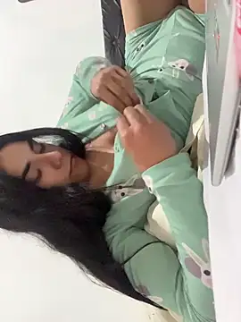 InesD_Arcy webcam