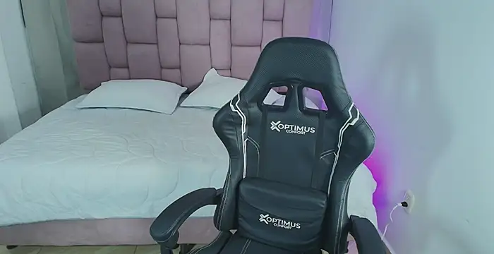 Emily_deluxe18 webcam