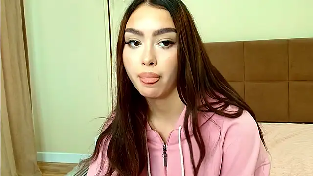 maddie_perezz live cam on StripChat