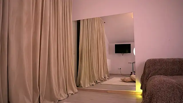 KylieJoyce webcam