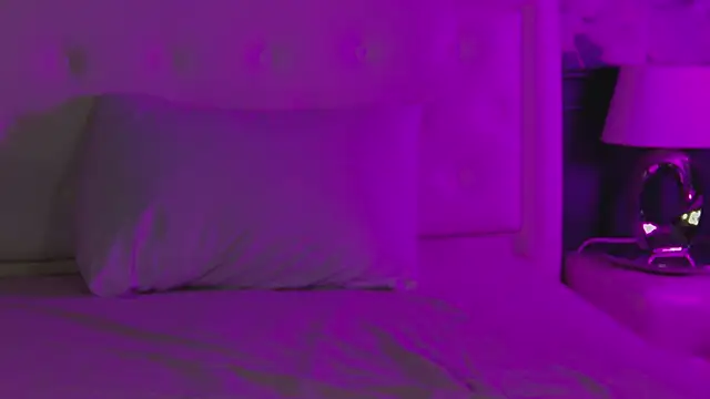 MaeveMoon webcam
