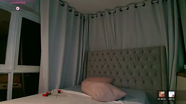 Carol_Daniel live cam on StripChat