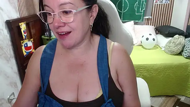 Watch Sonialorens_ live on EroticFlix - High definition streams