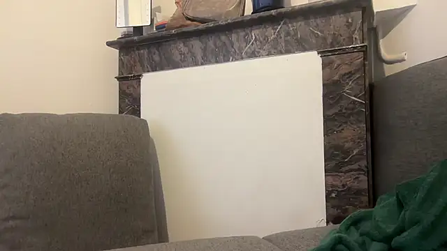 nanaisbackk live cam on StripChat