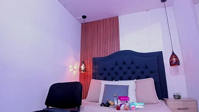 Hisoka_011 live cam on StripChat